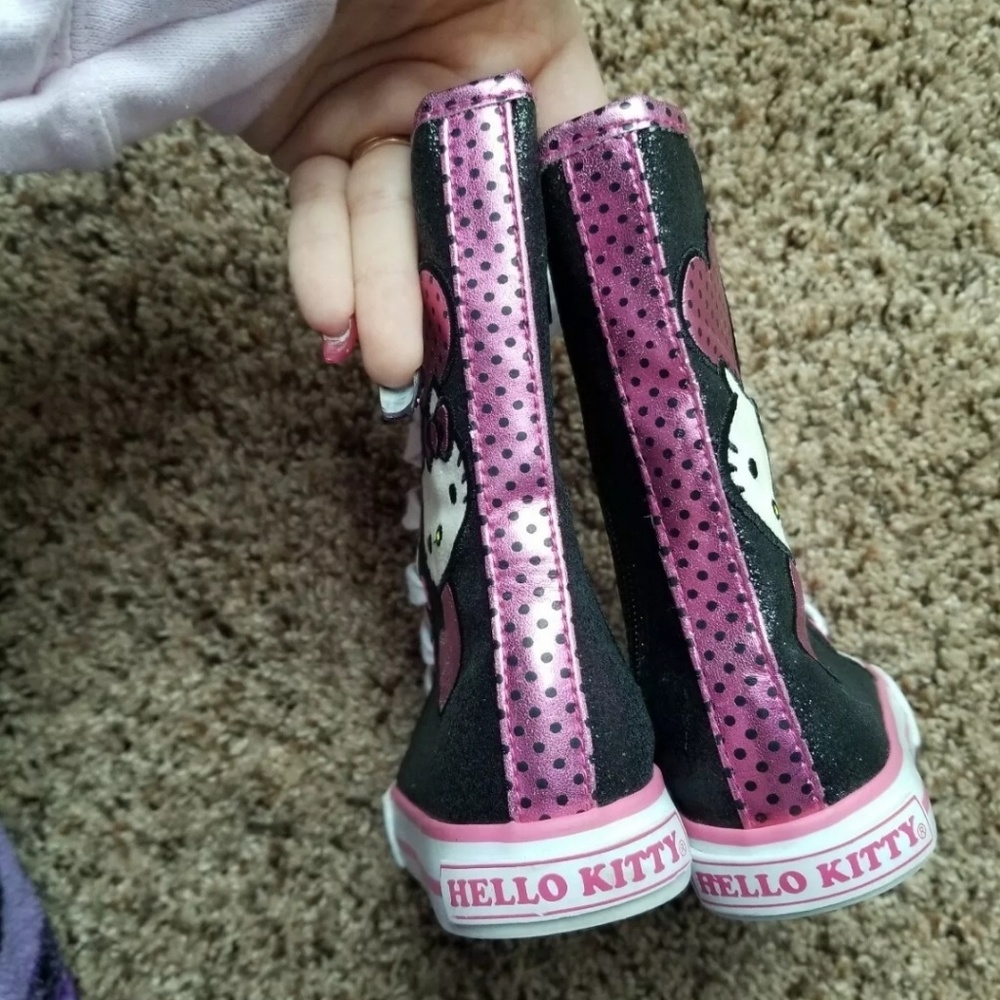 Size 6 toddler hello kitty glitter sneaker boots - Picture 4 of 6